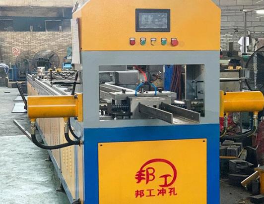 自动冲孔机亚料